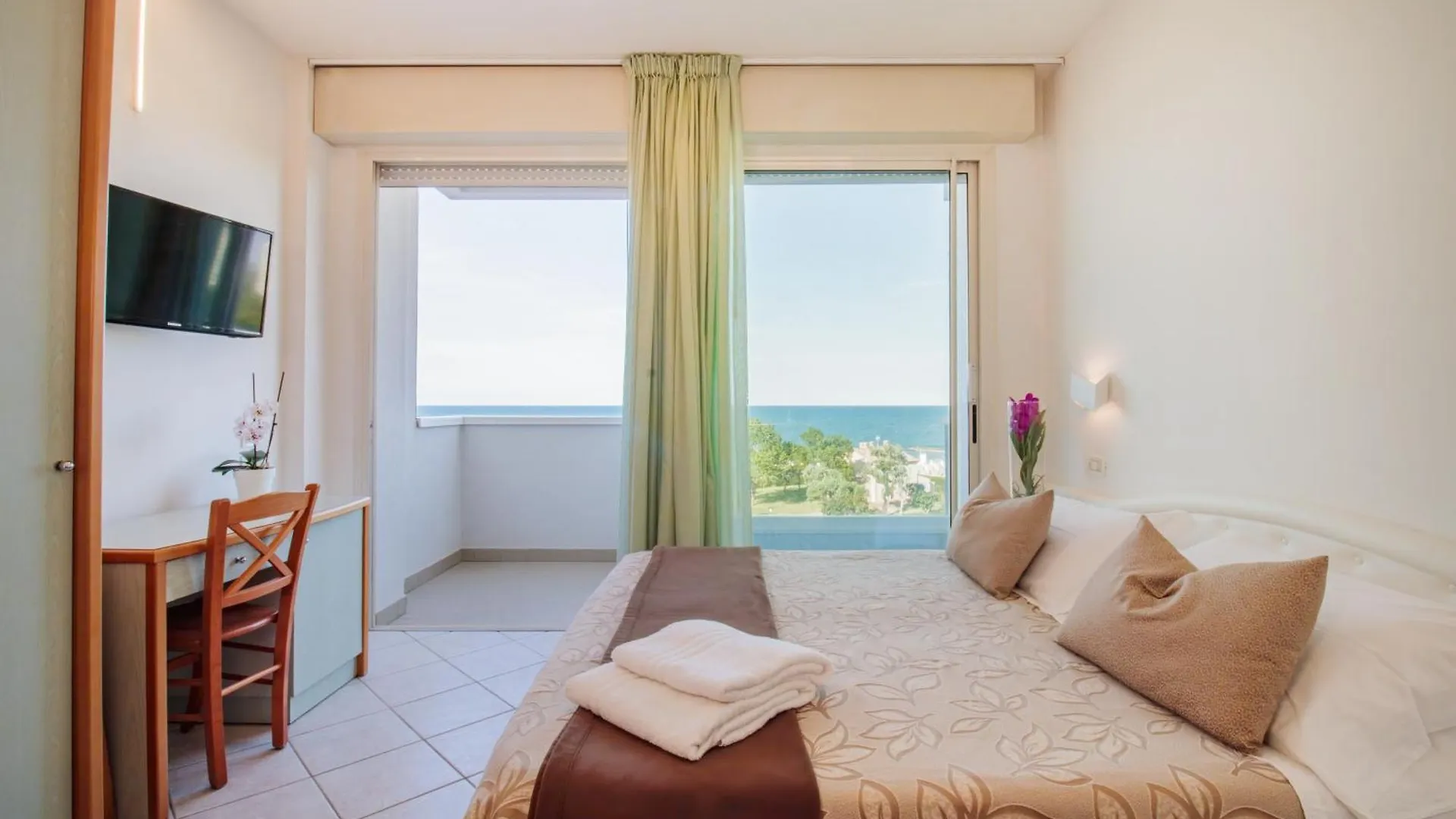 Hotel Residence Imperial Misano Adriatico 3*,  Italia